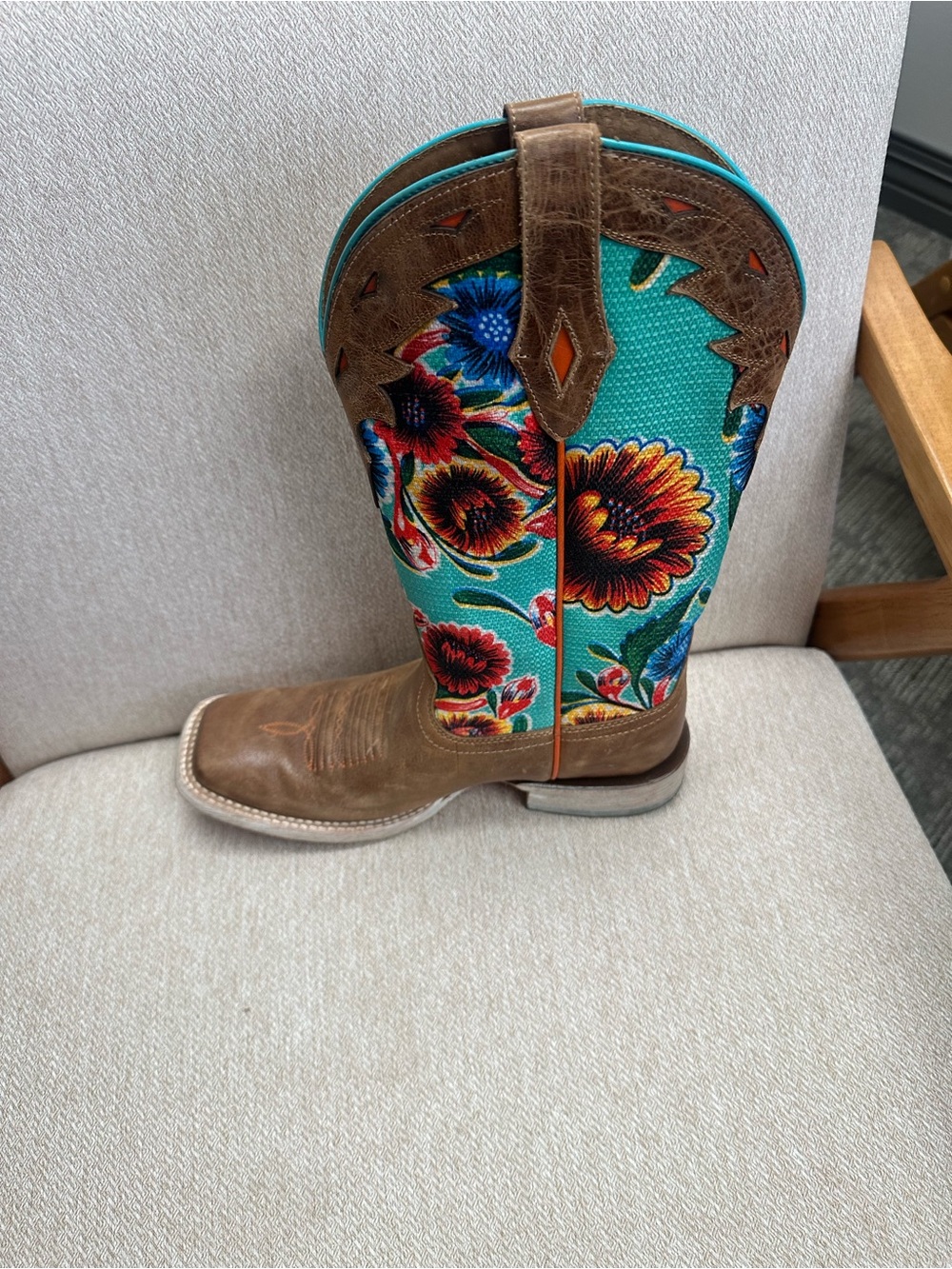 Ariat Brown Leather Cowboy Boots with Teal Insole - Picture 3 of 9